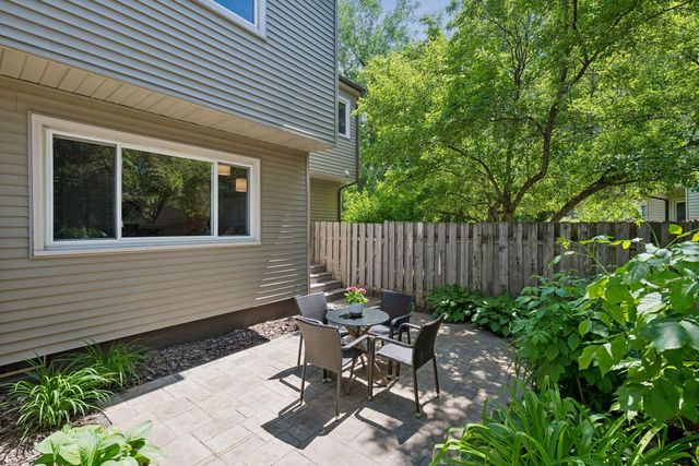 3480 Greenwood Court S, Eagan, MN 55122