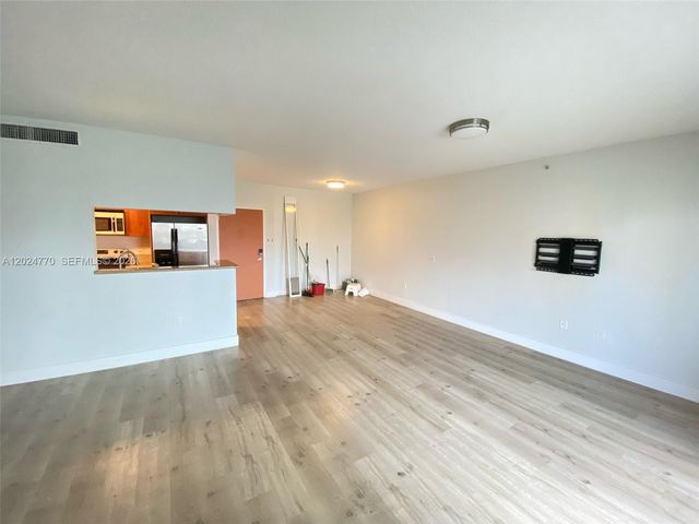 36 NW 6th Ave 708, Miami, FL 33128