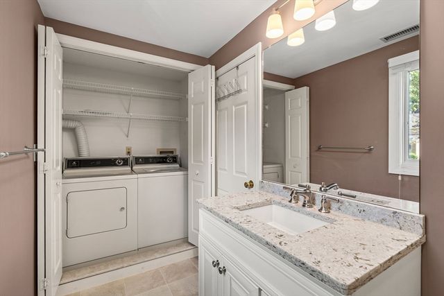 213 Brickett Hill Circle 213, Haverhill, MA 01830