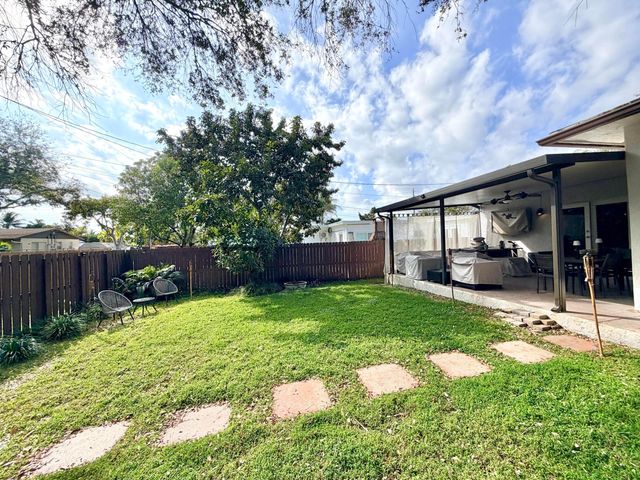 243 SW 5th Street, Dania Beach, FL 33004