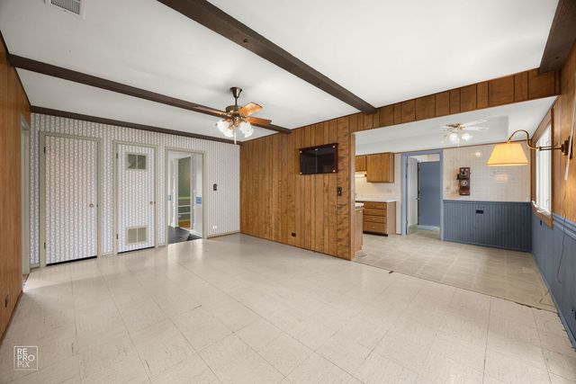 54 Smethwick Lane, Elk Grove Village, IL 60007
