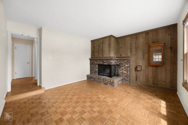 54 Smethwick Lane, Elk Grove Village, IL 60007