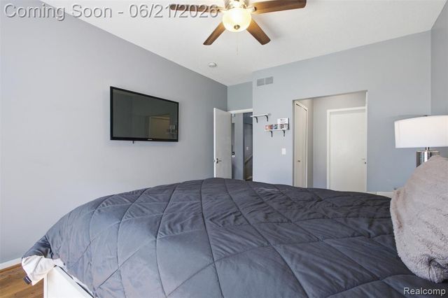 41852 Cantebury Drive, Novi, MI 48377