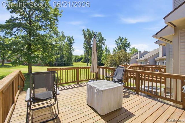 41852 Cantebury Drive, Novi, MI 48377