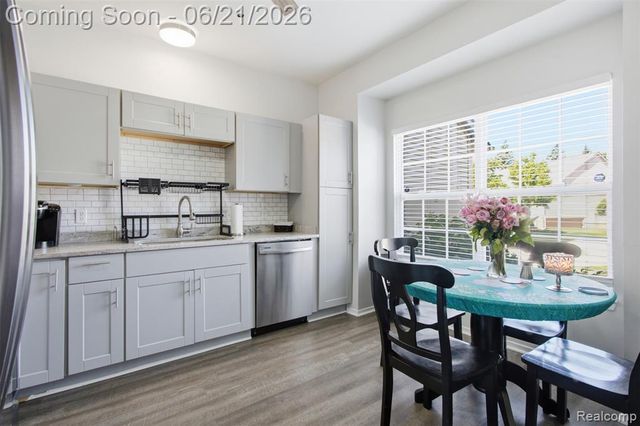 41852 Cantebury Drive, Novi, MI 48377