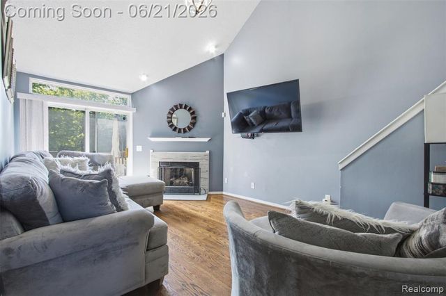 41852 Cantebury Drive, Novi, MI 48377