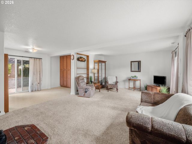 9801 Se PARDEE St, Portland, OR 97266