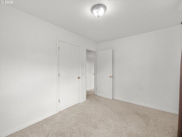 9801 Se PARDEE St, Portland, OR 97266