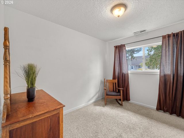 9801 Se PARDEE St, Portland, OR 97266