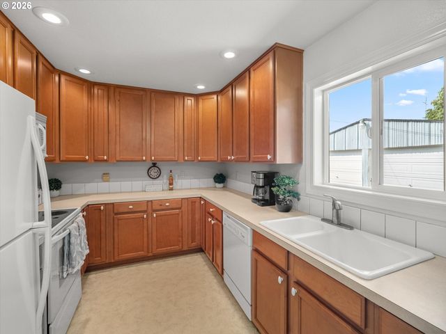 9801 Se PARDEE St, Portland, OR 97266