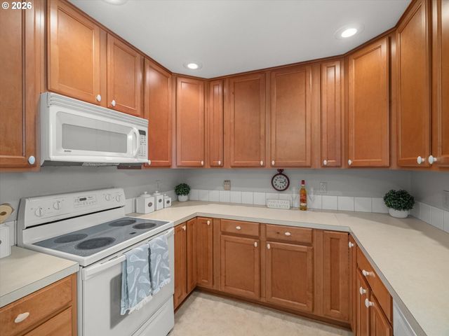 9801 Se PARDEE St, Portland, OR 97266