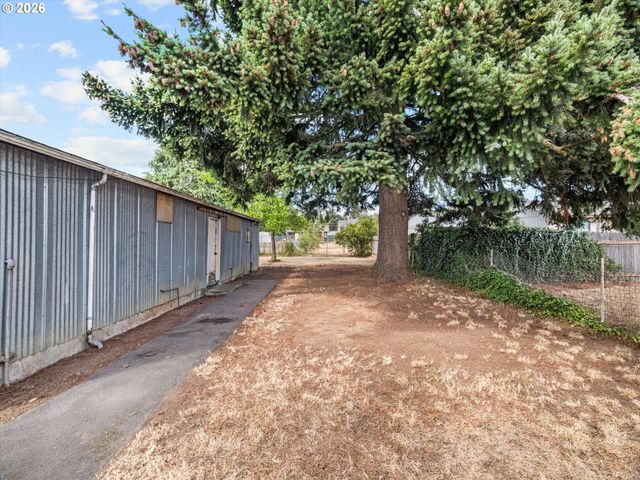 9801 Se PARDEE St, Portland, OR 97266