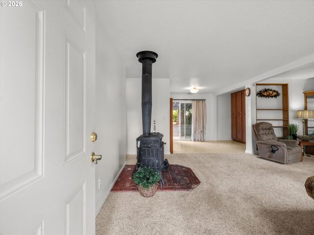 9801 Se PARDEE St, Portland, OR 97266