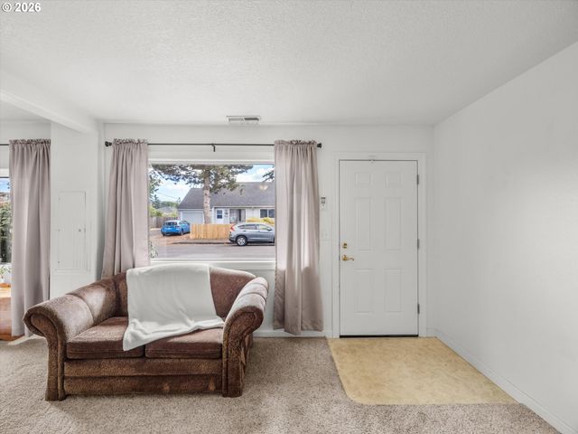 9801 Se PARDEE St, Portland, OR 97266