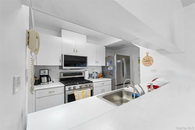 240-46 Oak Park Drive 37a, Little Neck, NY 11362