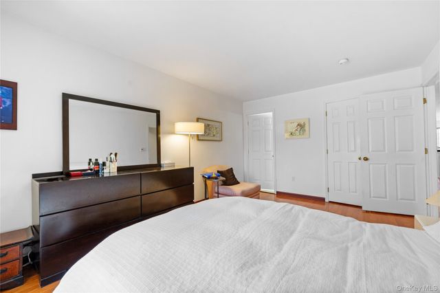 240-46 Oak Park Drive 37a, Little Neck, NY 11362