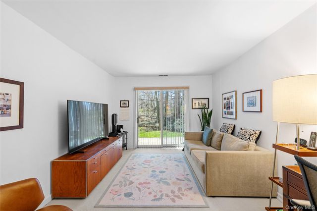 240-46 Oak Park Drive 37a, Little Neck, NY 11362