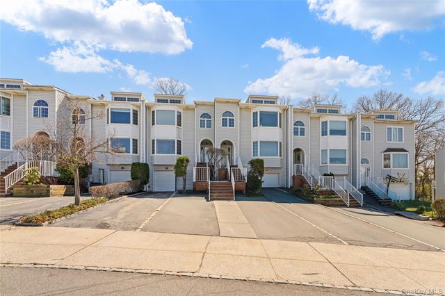 240-46 Oak Park Drive 37a, Little Neck, NY 11362