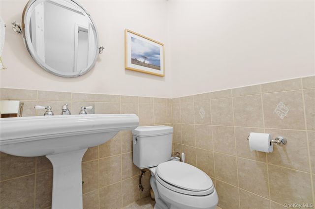 240-46 Oak Park Drive 37a, Little Neck, NY 11362