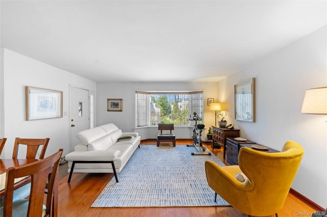240-46 Oak Park Drive 37a, Little Neck, NY 11362