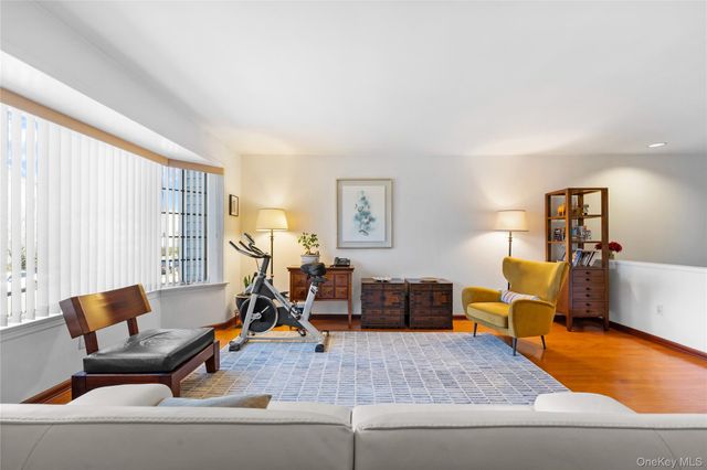 240-46 Oak Park Drive 37a, Little Neck, NY 11362