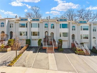 240-46 Oak Park Drive 37a, Little Neck, NY 11362