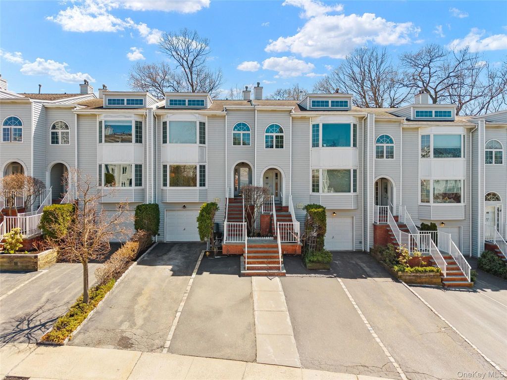 240-46 Oak Park Drive 37a, Little Neck, NY 11362