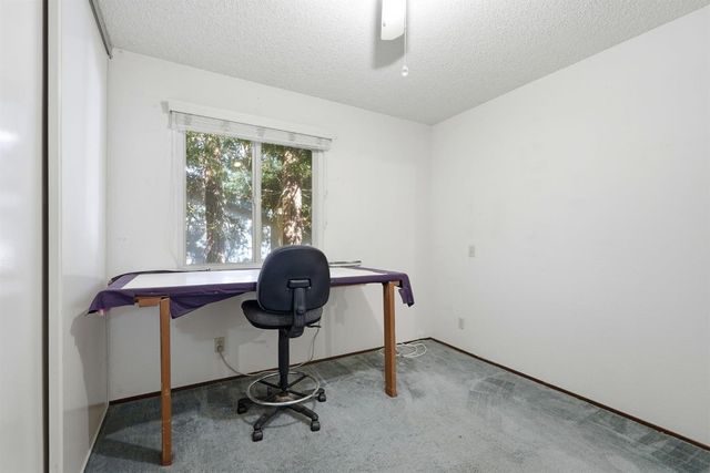 8929 Castle Park Dr, Elk Grove, CA 95624