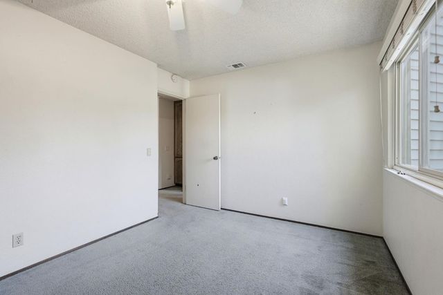 8929 Castle Park Dr, Elk Grove, CA 95624