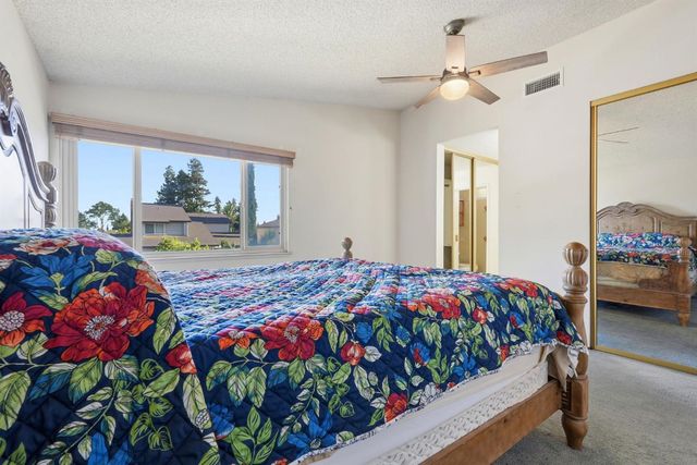 8929 Castle Park Dr, Elk Grove, CA 95624