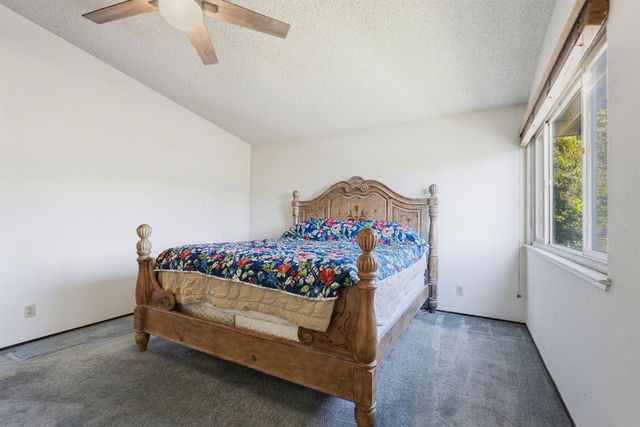 8929 Castle Park Dr, Elk Grove, CA 95624