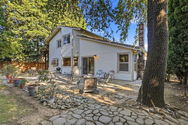 8929 Castle Park Dr, Elk Grove, CA 95624