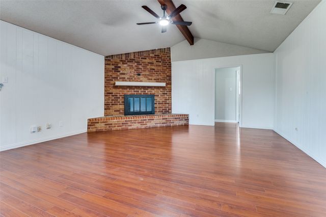 8705 Irongate Drive, North Richland Hills, TX 76182