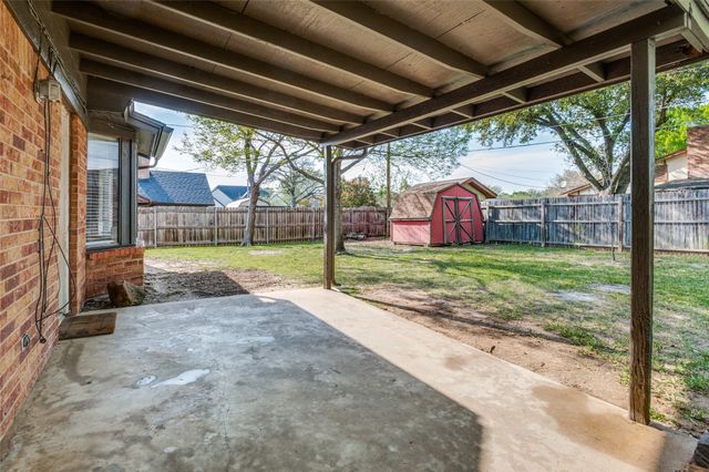 8705 Irongate Drive, North Richland Hills, TX 76182