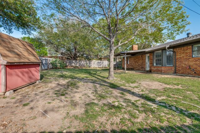 8705 Irongate Drive, North Richland Hills, TX 76182