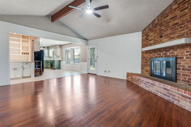 8705 Irongate Drive, North Richland Hills, TX 76182