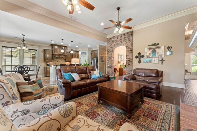 36516 Oak Park Ave, Prairieville, LA 70769