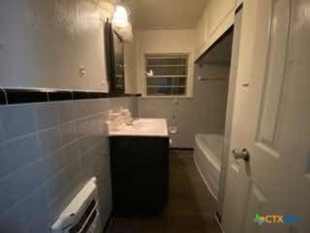 1512 E Barton Avenue, Temple, TX 76501