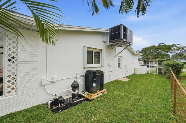 5507 W Park Road, Hollywood, FL 33021