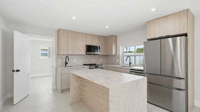 5507 W Park Road, Hollywood, FL 33021