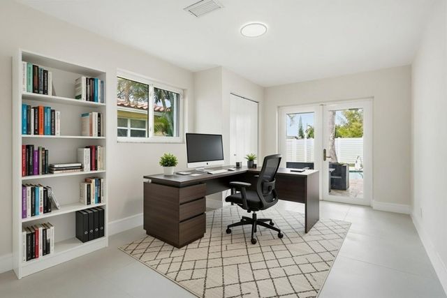 5507 W Park Road, Hollywood, FL 33021