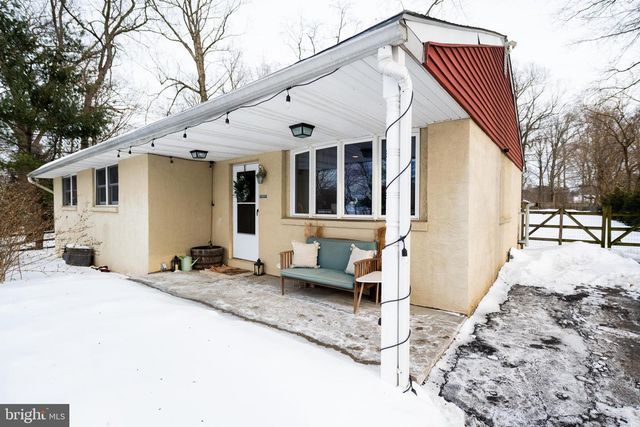 10 E ADAIR DR, Eagleville, PA 19403