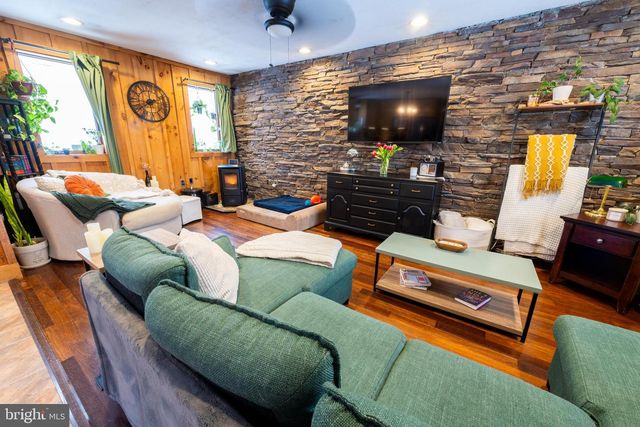 10 E ADAIR DR, Eagleville, PA 19403