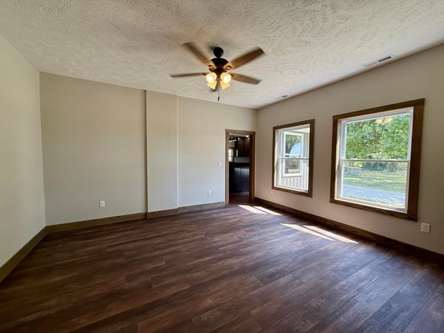 312 E Grant Street, Clever, MO 65631