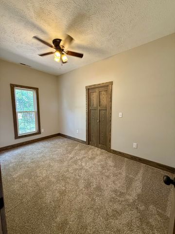 312 E Grant Street, Clever, MO 65631