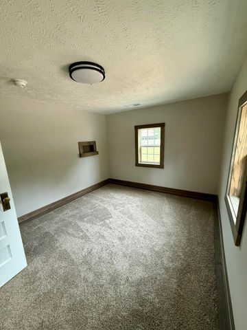 312 E Grant Street, Clever, MO 65631