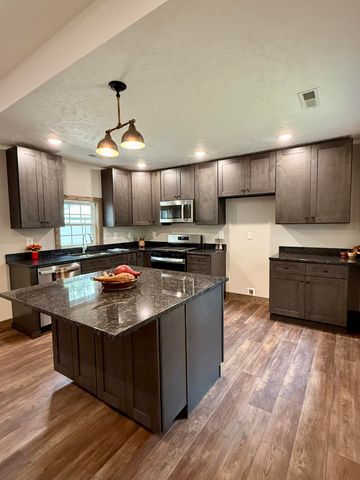 312 E Grant Street, Clever, MO 65631