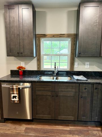 312 E Grant Street, Clever, MO 65631