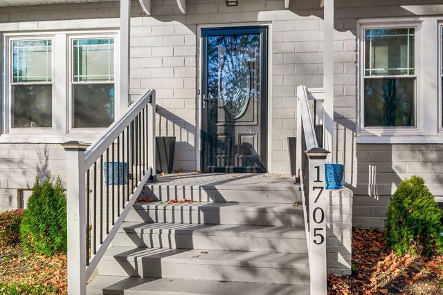 1705 SW Walnut Street, Blue Springs, MO 64015