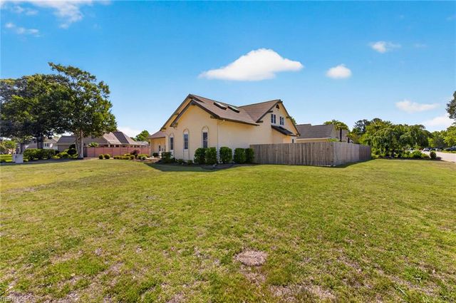 2496 Las Brisas DR, Virginia Beach, VA 23456